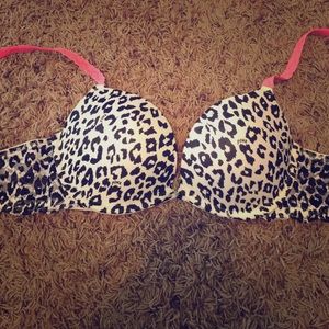 36 B pink bra