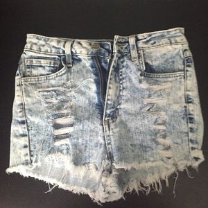 Acid washed high wasted shorts