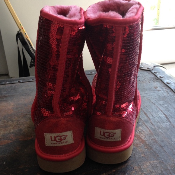 Red sequin uggs - Picture 2 of 4