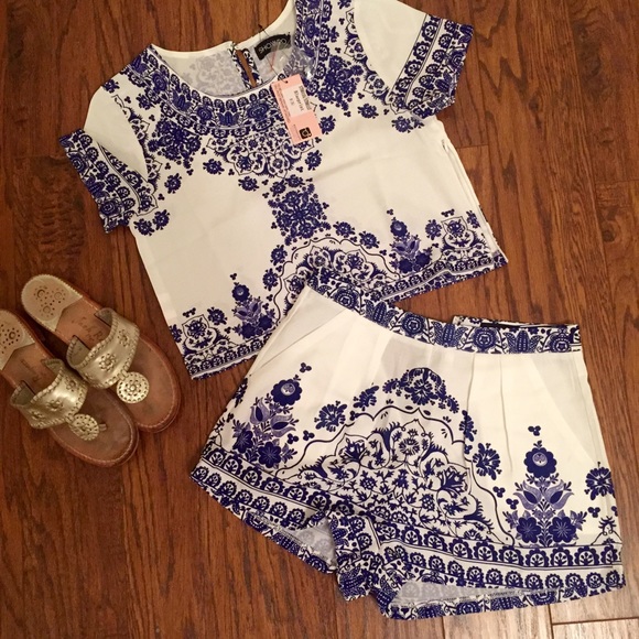 SOLD LOCALLY. Beautiful two piece - Picture 2 of 3