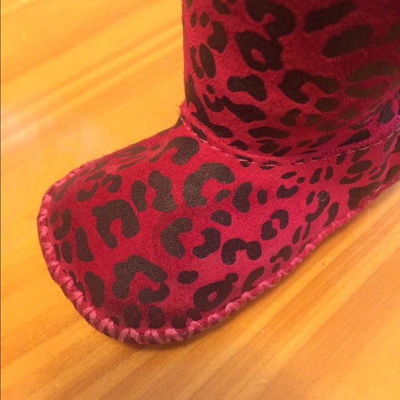 Baby pink leopard Uggs - Picture 4 of 4