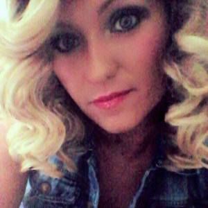 Meet your Posher, Casie