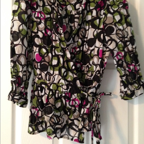 Banana Republic wrap top - Picture 4 of 4