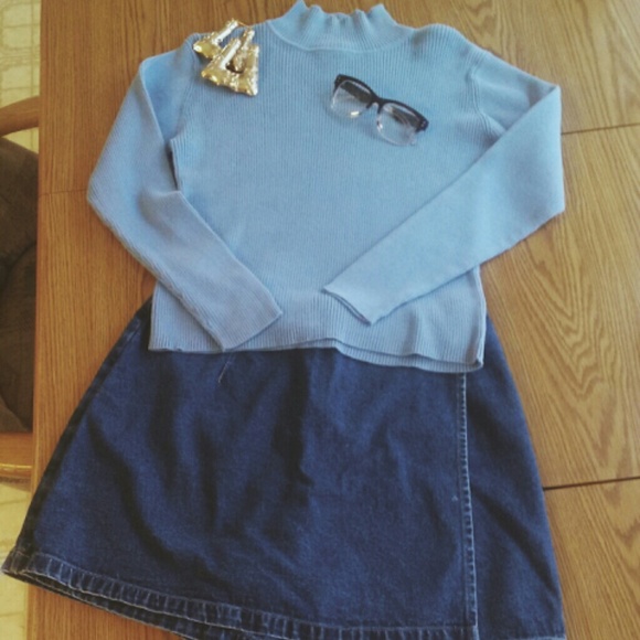 90s Baby Blue Turtleneck