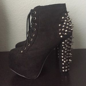 Knock off Jeffrey Campbell Lita's.