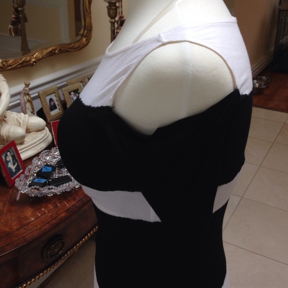 Cold Shoulder Top - Picture 2 of 3