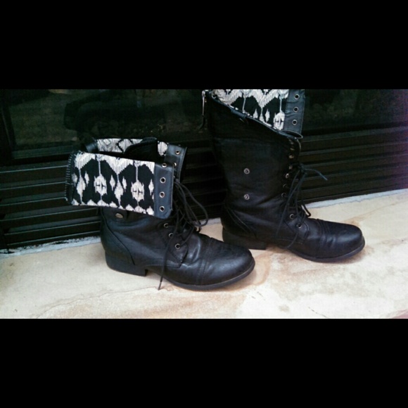 Black Combat Boots Grungy-Chic