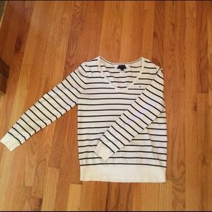 Tommy Hilfiger V-neck Sweater -NWOT