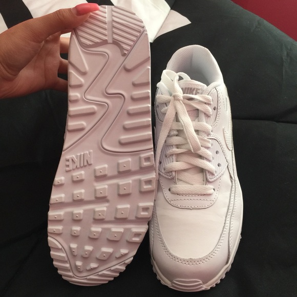 AIR MAXES - Picture 2 of 3