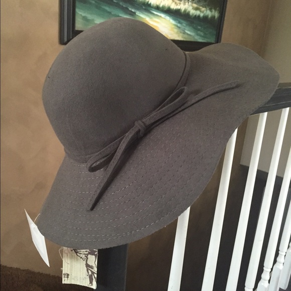 New With Tags Floppy Hat