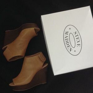 Steve Madden - Bestiee Platform Wedge Sandal - 7.5