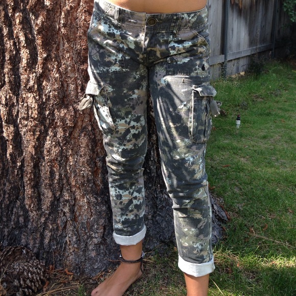 volcom camo pants
