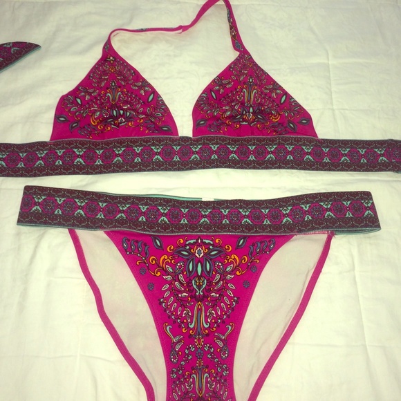 Size medium victoria secret swimsuit