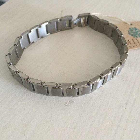 Super cool Titanium men's bracelet BNWT!