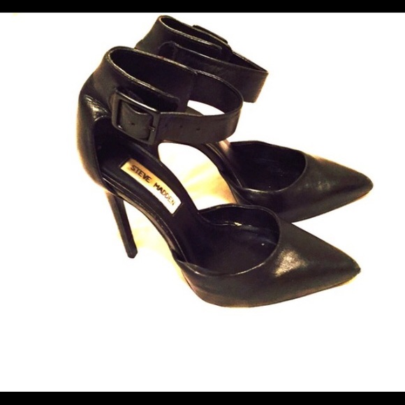 Steve Madden Black Pumps