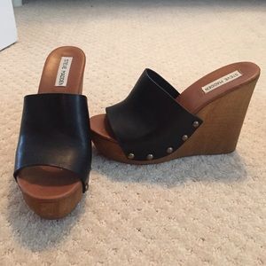 Steve Madden black leather wedges
