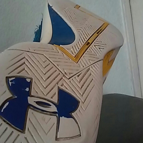 Curry 1 royal - Picture 3 of 4