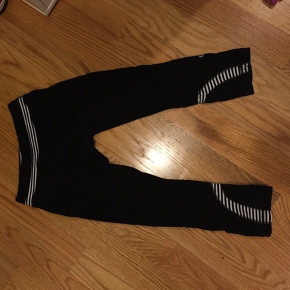 Lululemon crops