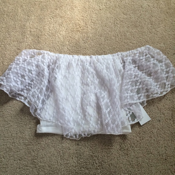 NWT off the shoulders white lace crop top