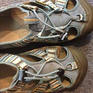 Light Blue Keens! Size 9/9.5