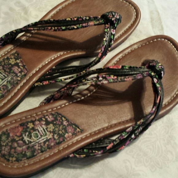 Sandals - Picture 2 of 2