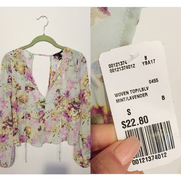 Forever 21 Tops - F21 NWT Floral Blouse 🌸