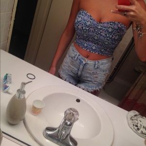 ✨HOLLISTER CROP TOP✨