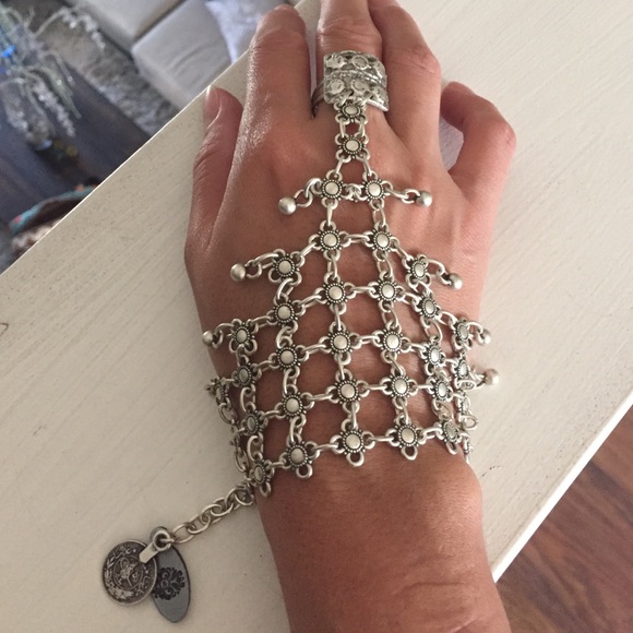 Gorgeous ring and bracelet in one made in Turkey - Picture 2 of 4