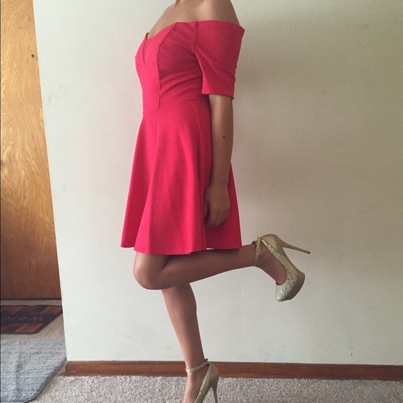 Cherry red dress - Picture 2 of 3