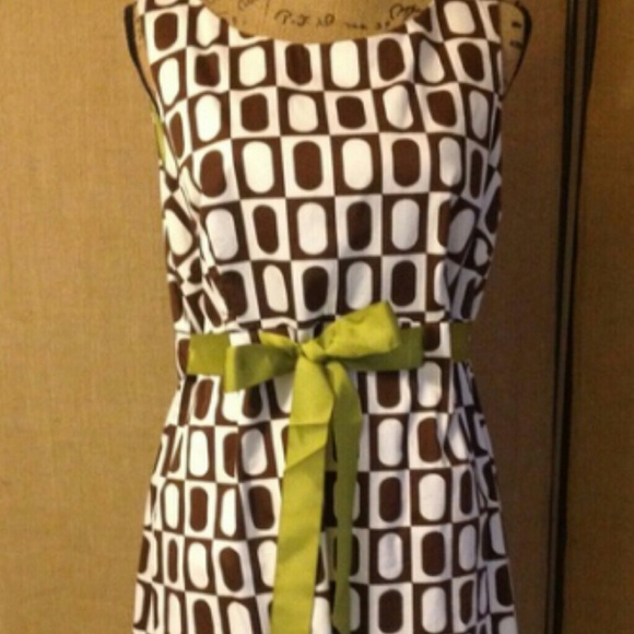 Brown and white geometric shaped patten dress