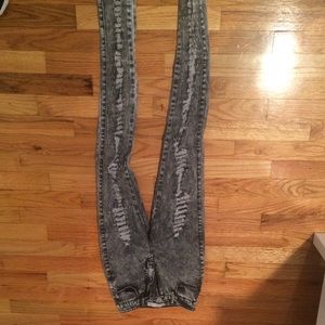 Ripped high waisted jeans