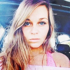 Meet your Posher, Courtney