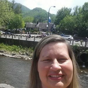 Meet your Posher, Christy