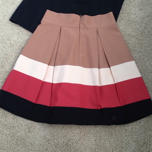 Zara | Striped Pleated Skirt Size S - Picture 3 of 3