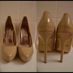 Nude Pumps