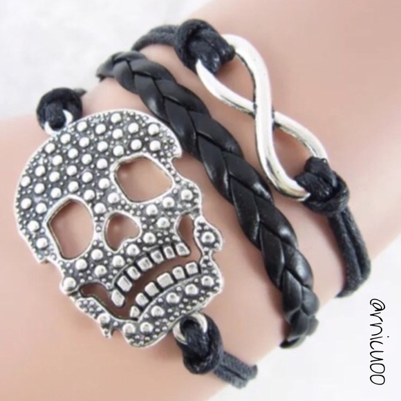 Jewelry - 💥Final Price💥Black Leather Skull Charm Bracelet!