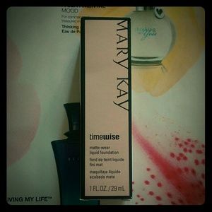 Beige 1 - Matte-Wear Liquid Foundation