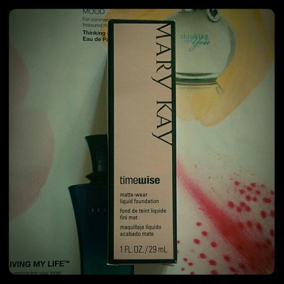 Beige 3 - Matte-Wear Liquid Foundation