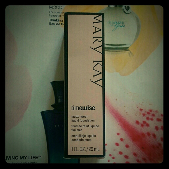 Beige 5 - Matte-Wear Liquid Foundation