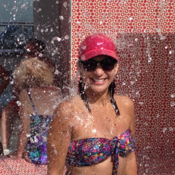 Meet your Posher, Lisa - Picture 2 of 3