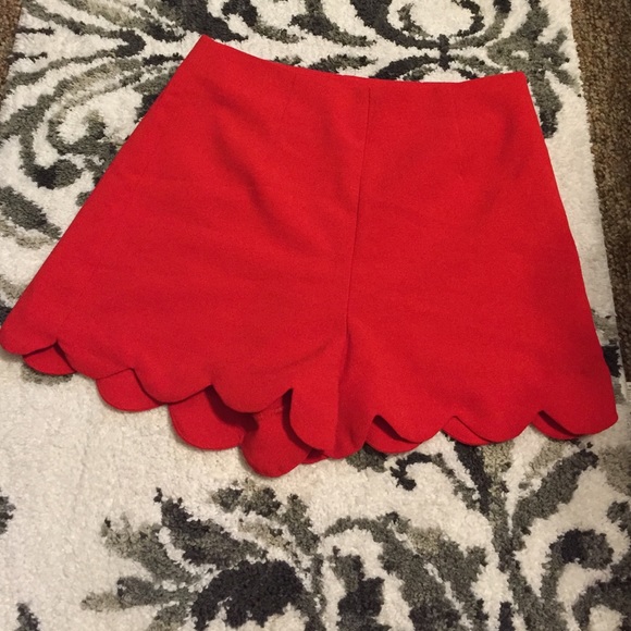 Red high waist scalloped shorts