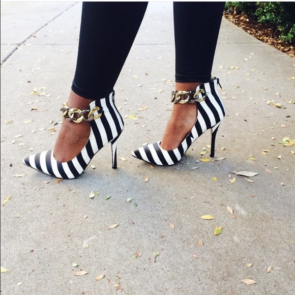 🔥🔥💥💥 CLOSET CLOSEOUT🔥🔥💥💥 CHAINED PUMP