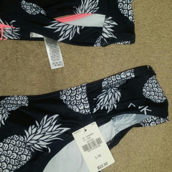 **SOLD**NWT Large Victoria's Secret PINK bikini - Picture 2 of 4