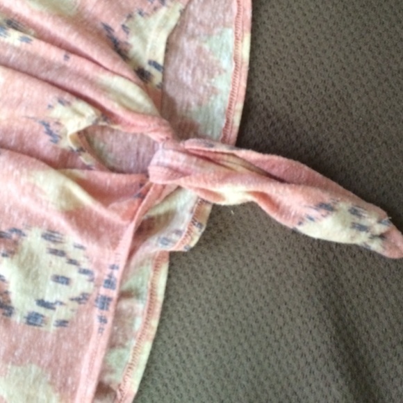 Pac Sun Tank - Picture 3 of 3