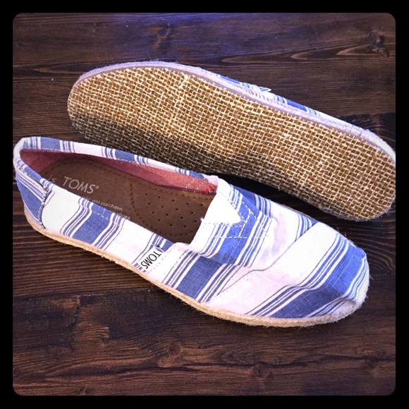 White and blue striped Toms - Never Worn! Size 5.5