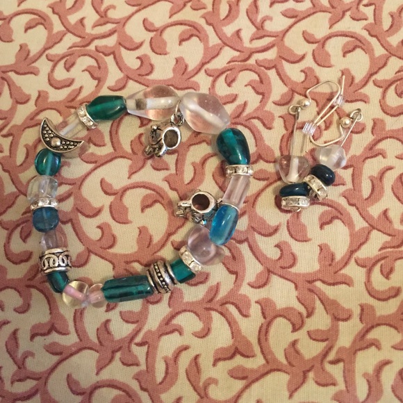 Earrings & Bracelet - Picture 1 of 3