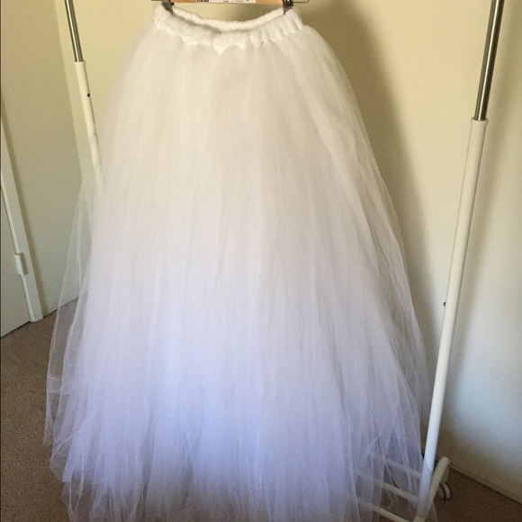 Full White tulle skirt wedding prom - Picture 2 of 2