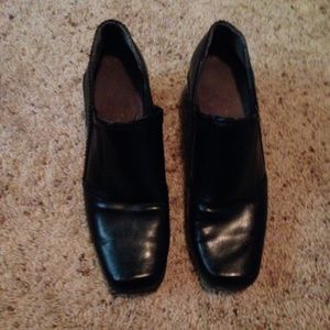 Black aerosoles heels