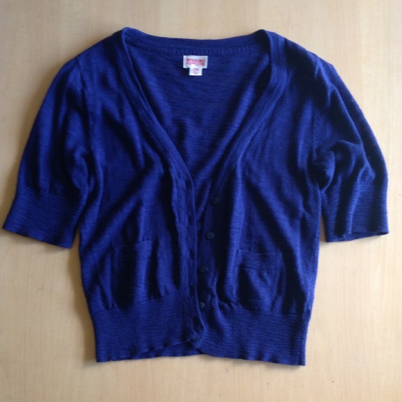 Short sleeved cardigan