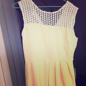 Mark down!!! Light yellow plaid summer dress